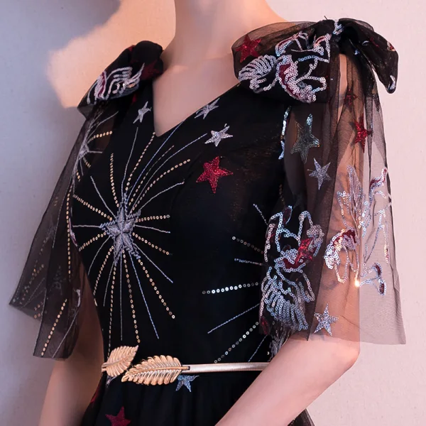 Chic / Belle Noire de retour Robe De Graduation 2018 Princesse V-Cou épaules Noeud 1/2 Manches Appliques Paillettes Métal Ceinture Thé Longueur Volants Dos Nu Robe De Ceremonie