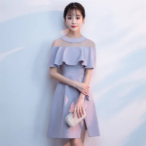Simple Gris Transparentes De Retour Robe De Graduation 2018 Princesse Encolure Dégagée Manches Courtes Courte Volants Fendue Devant Robe De Ceremonie