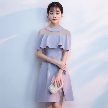 Simple Gris Transparentes De Retour Robe De Graduation 2018 Princesse Encolure Dégagée Manches Courtes Courte Volants Fendue Devant Robe De Ceremonie