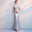 Scintillantes Argenté Paillettes Robe De Soirée 2018 Trompette / Sirène V-Cou Sans Manches Longueur Cheville Volants Dos Nu Robe De Ceremonie