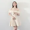 Modest / Simple Champagne Homecoming Graduation Dresses 2018 A-Line / Princess Off-The-Shoulder Short Sleeve Short Ruffle Backless Formal Dresses