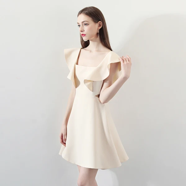 Modest / Simple Champagne Homecoming Graduation Dresses 2018 A-Line / Princess Off-The-Shoulder Short Sleeve Short Ruffle Backless Formal Dresses