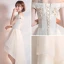 Chic / Belle Champagne Robe De Cocktail 2018 Princesse De l'épaule Manches Courtes Appliques En Dentelle Faux Diamant Asymétrique Volants Dos Nu Robe De Ceremonie