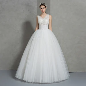 Chic Belle Ivoire Robe De Mariée 2018 Robe Boule V Cou Sans Manches Dos Nu Perle Appliques En Dentelle Perlage Longue Volants