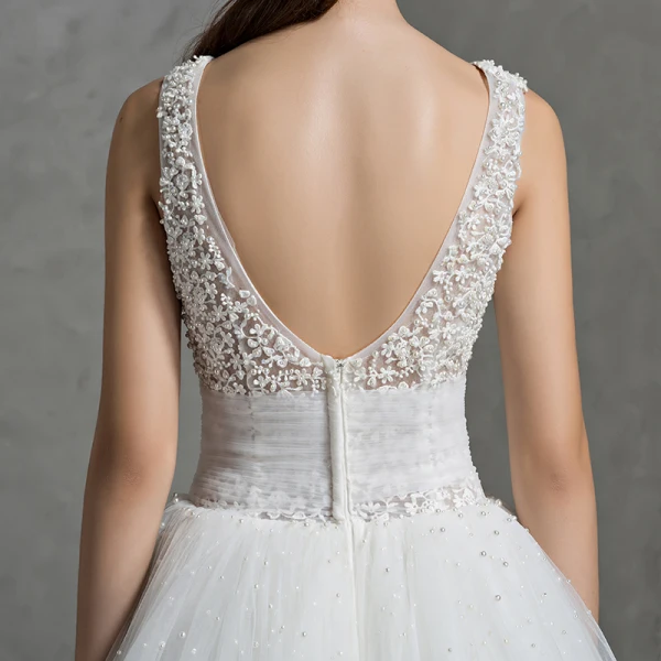 Schöne Ivory / Creme Brautkleider 2018 Ballkleid V-Ausschnitt Ärmellos Rückenfreies Perle Applikationen Mit Spitze Perlenstickerei Lange Rüschen