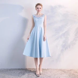 Élégant Bleu Ciel Transparentes De Retour Robe De Graduation 2018 Princesse Encolure Dégagée Sans Manches Appliques En Dentelle Perle Thé Longueur Volants Dos Nu