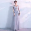 Schöne Grau Abendkleider 2017 A Linie V-Ausschnitt Kurze Ärmel Applikationen Mit Spitze Strass Lange Rüschen Rückenfreies Festliche Kleider