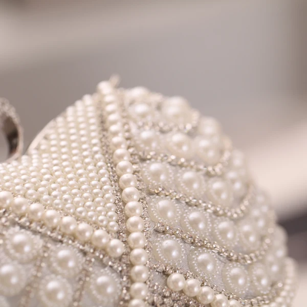 Luxe Argenté Perlage Perle Faux Diamant Gland Forme de coeur Métal Pochette 2018