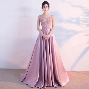 Chic Belle Rose Bonbon Robe De Soirée 2017 Princesse Encolure Dégagée Sans Manches Appliques En Dentelle Tribunal Train Volants Percé Dos Nu Robe De Ceremonie