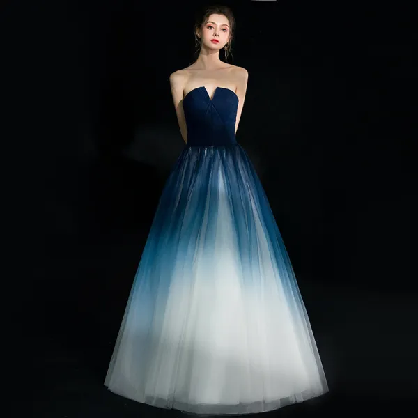 Modern / Fashion Navy Blue Gradient-Color White Evening Dresses  2018 A-Line / Princess Strapless Sleeveless Floor-Length / Long Ruffle Backless Formal Dresses