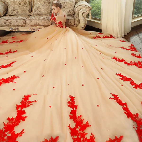 Schöne Champagner Durchsichtige Brautkleider / Hochzeitskleider 2018 Ballkleid Rundhalsausschnitt Lange Ärmel Rückenfreies Rot Applikationen Spitze Perlenstickerei Kathedrale Schleppe Rüschen
