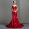 Charming Red Evening Dresses  2018 Trumpet / Mermaid Spaghetti Straps Sleeveless Appliques Lace Flower Chapel Train Ruffle Backless Formal Dresses