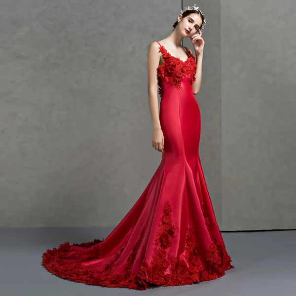 Charmant Rouge Robe De Soirée 2018 Trompette / Sirène Bretelles Spaghetti Sans Manches Appliques En Dentelle Fleur Chapel Train Volants Dos Nu Robe De Ceremonie