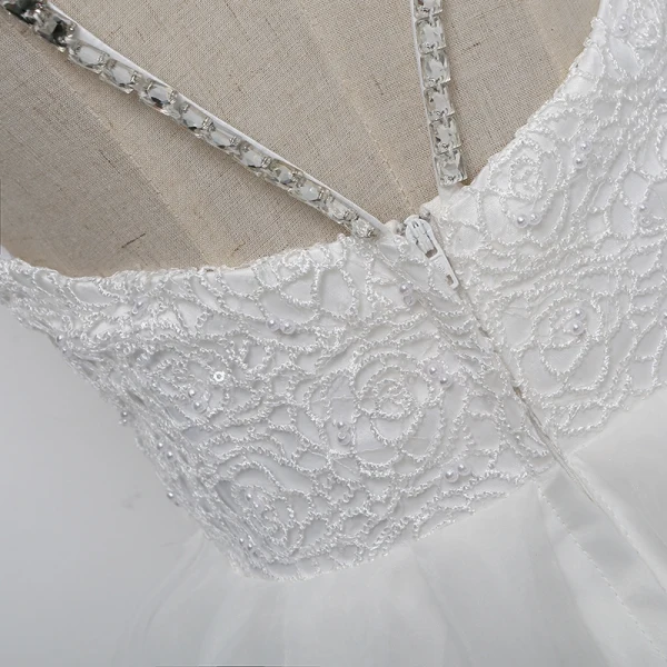 Chic / Beautiful Outdoor / Garden White Wedding Dresses 2017 A-Line / Princess Scoop Neck Sleeveless Pearl Pierced Backless Sweep Train Cascading Ruffles