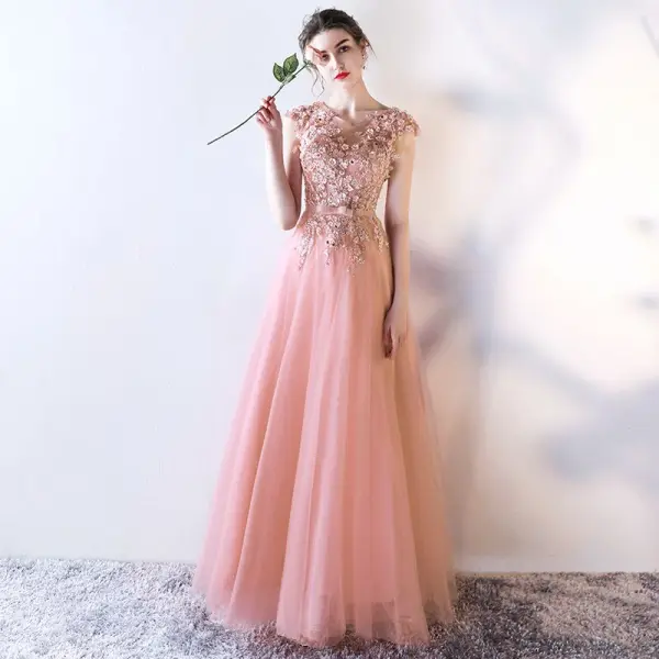 Schöne Pink Abendkleider 2017 A Linie Rundhalsausschnitt Ärmellos Applikationen Blumen Perle Strass Pailletten Schleife Stoffgürtel Lange Rüschen Rückenfreies Festliche Kleider