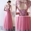 Schöne Pink Abendkleider 2017 A Linie Rundhalsausschnitt Ärmellos Applikationen Blumen Perle Strass Pailletten Schleife Stoffgürtel Lange Rüschen Rückenfreies Festliche Kleider