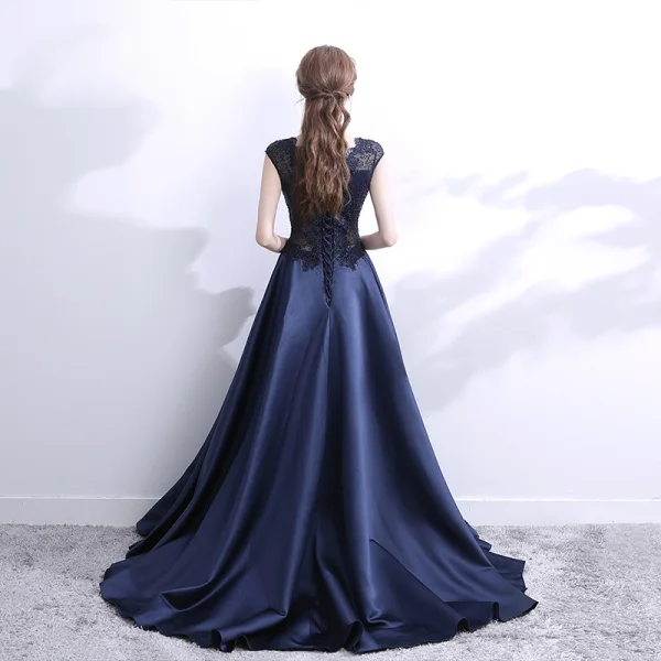 Chic / Belle Bleu Marine Robe De Soirée 2017 Princesse V-Cou Sans Manches Appliques Faux Diamant Train De Balayage Volants Percé Dos Nu Robe De Ceremonie