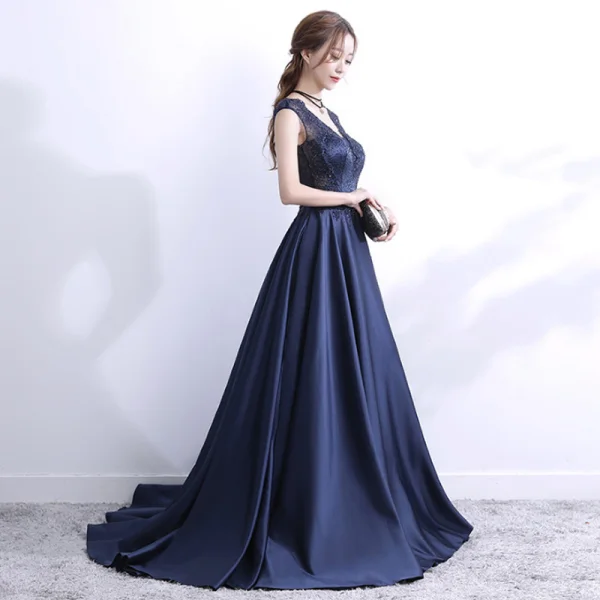 Chic / Belle Bleu Marine Robe De Soirée 2017 Princesse V-Cou Sans Manches Appliques Faux Diamant Train De Balayage Volants Percé Dos Nu Robe De Ceremonie