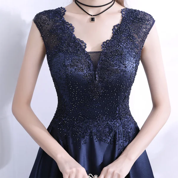 Chic / Belle Bleu Marine Robe De Soirée 2017 Princesse V-Cou Sans Manches Appliques Faux Diamant Train De Balayage Volants Percé Dos Nu Robe De Ceremonie