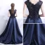 Chic / Belle Bleu Marine Robe De Soirée 2017 Princesse V-Cou Sans Manches Appliques Faux Diamant Train De Balayage Volants Percé Dos Nu Robe De Ceremonie
