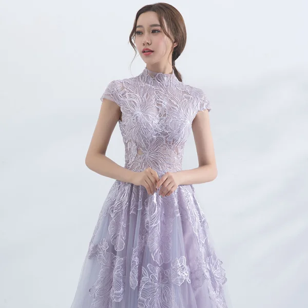 Élégant Lavande Robe De Soirée 2017 Princesse Col Haut Manches Courtes Appliques En Dentelle Train De Balayage Volants Percé Robe De Ceremonie