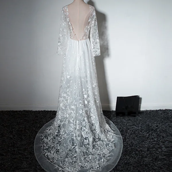 Élégant Plage Blanche Robe De Mariée 2017 Princesse Encolure Carrée Manches Longues Appliques En Dentelle Tribunal Train Volants Percé Dos Nu