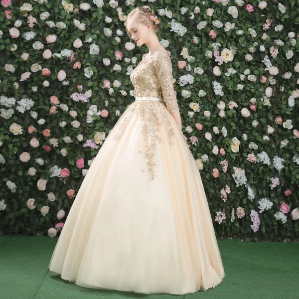 Élégant Robe De Bal 2017 En Dentelle Appliques Cristal Faux Diamant Perle Dos Nu Encolure Dégagée 3/4 Manches Longue Dorés Robe Boule