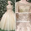 Élégant Robe De Bal 2017 En Dentelle Appliques Cristal Faux Diamant Perle Dos Nu Encolure Dégagée 3/4 Manches Longue Dorés Robe Boule