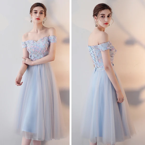 Snygga / Fina Himmelsblå Tärnklänningar 2018 Prinsessa Appliqués Blomma Rosett Skärp Te-längd Ruffle Halterneck Klänning Till Bröllop