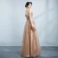 Edles Champagner Ballkleider 2021 A Linie Rüschen Off Shoulder Perlenstickerei Strass Ärmellos Rückenfreies Lange Festliche Kleider