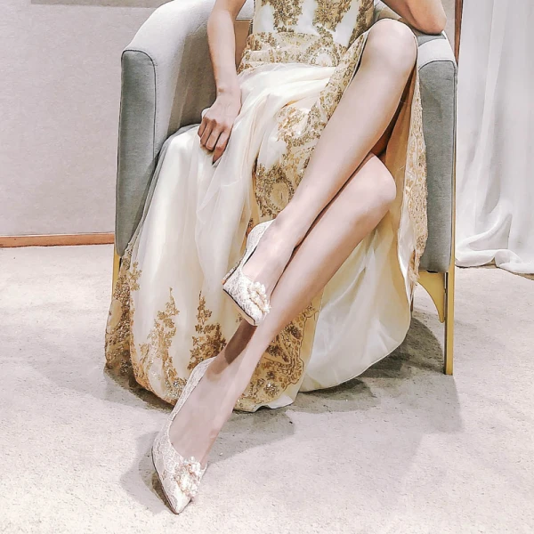 Charming Champagne Wedding Shoes 2020 Pearl Rhinestone Lace Flower 8 cm Stiletto Heels Pointed Toe Wedding Pumps
