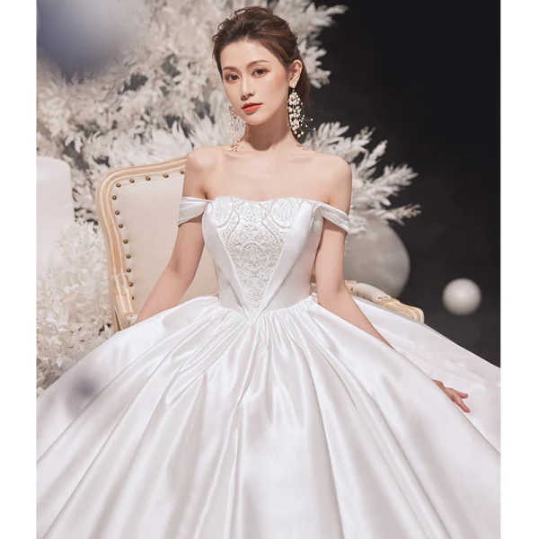 High-end Ivory Satin Wedding Dresses 2020 Ball Gown Off-The-Shoulder Pearl Lace Flower Sleeveless Backless Cathedral Train