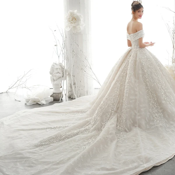 Luxus / Herrlich Off Shoulder Brautkleider / Hochzeitskleider 2020 Ballkleid Perlenstickerei Spitze Blumen Applikationen Glanz Pailletten Ärmellos Rückenfreies Königliche Schleppe