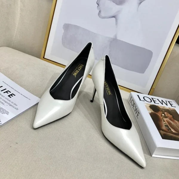 Modest / Simple Ivory Office OL Leather Pumps 2020 7 cm Stiletto Heels Pointed Toe Pumps
