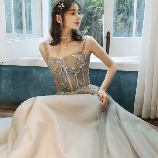 Charmant Champagne Robe De Soirée 2020 Princesse Bretelles Spaghetti Perlage En Dentelle Fleur Sans Manches Dos Nu Longue Robe De Ceremonie