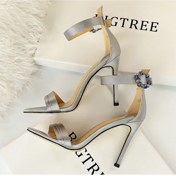 Sexy Argenté Cocktail Sandales Femme 2020 Satin Faux Diamant Bride Cheville 9 cm Talons Aiguilles Peep Toes / Bout Ouvert Sandales