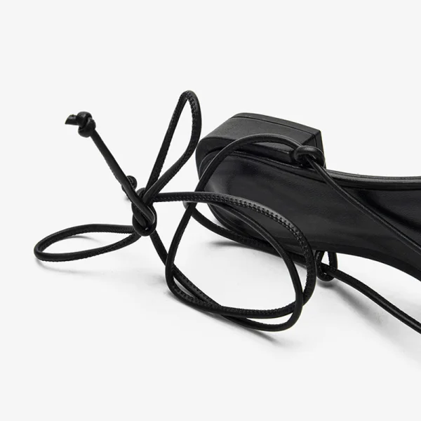 Sexy Schlicht Schwarz Strassenmode Sandalen Damen 2020 Knöchelriemen Low Heel Thick Heels Peeptoes Sandaletten