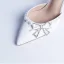 Elegante Weiß Brautschuhe 2020 Hochzeit Knöchelriemen Perle Strass Schleife 9 cm Stilettos Spitzschuh Sandaletten