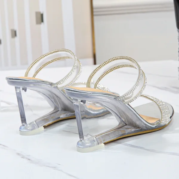 Snygga / Fina Silver Gatukläder Kristall Sandaler Dam 2020 Rhinestone 8 cm Kilklackar Peep Toe Sandaler