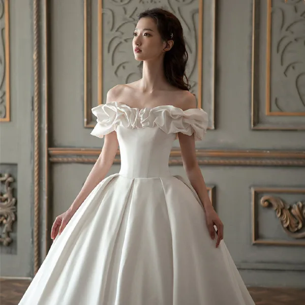 High-end Modest / Simple Ivory Satin Wedding Dresses 2021 Ball Gown Ruffle Off-The-Shoulder Short Sleeve Backless Royal Train Wedding
