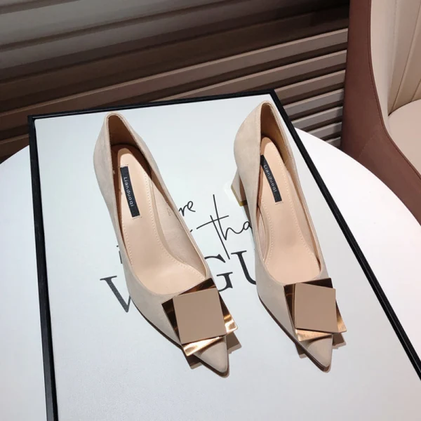 Enkla Aprikos / Beige Casual Mocka Pumps 2020 6 cm Tjocka Klackar Spetsiga Pumps