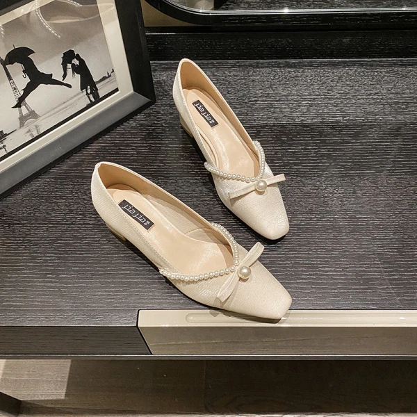 Schöne Beige Datierung Pumps 2020 Schleife Perle 4 cm Low Heel Thick Heels Quadratische Zehe Pumps