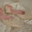 Elegante Champagner Perle Flache Brautschuhe 2020 Satin Pailletten Spitzschuh Hochzeit Sandaletten
