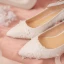 Elegante Ivory / Creme Brautschuhe 2020 Leder Knöchelriemen Spitze Applikationen 5 cm Thick Heels Spitzschuh Hochzeit Pumps