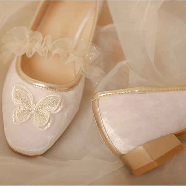 Vintage / Retro Chinese style Ivory Embroidered Butterfly Flat Wedding Shoes 2020 Round Toe