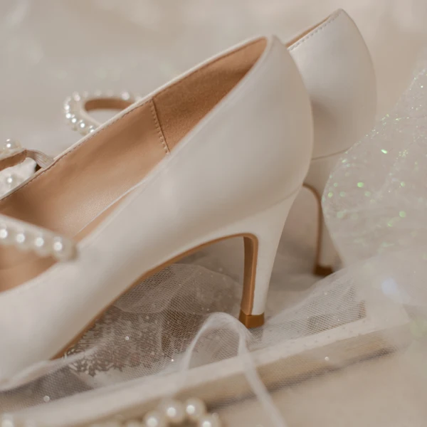 Élégant Ivoire Satin Chaussure De Mariée 2020 Brodé Perle 7 cm Talons Aiguilles À Bout Pointu Mariage Escarpins