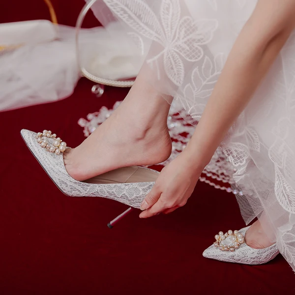 Elegant Charming Silver Lace Wedding Shoes 2020 Pearl Rhinestone 8 cm Stiletto Heels Pointed Toe Wedding Pumps