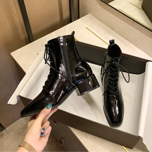 Mode Noire Vêtement de rue Bottines Bottes Femme 2020 4 cm Talons Épais Talon Bas À Bout Rond Bottes