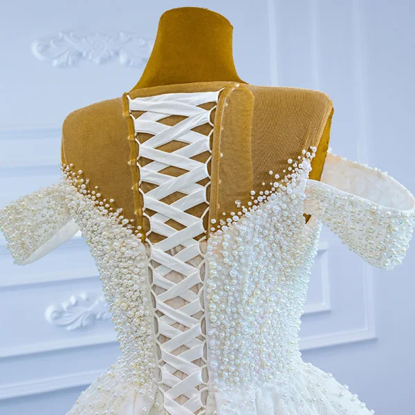 Illusion High-end Ivory Beading Pearl Wedding Dresses 2021 A-Line / Princess Scoop Neck Glitter Sleeveless Sequins Cathedral Train Wedding