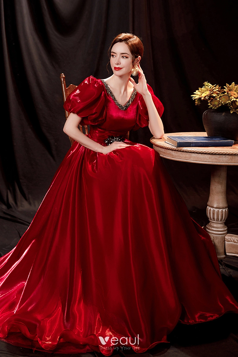 Vintage Originale Bordeaux Satin Robe De Bal 2021 Princesse V Cou Faux Diamant Manches de cloche